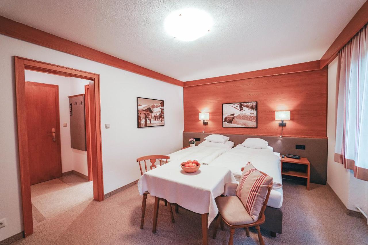 Hotel Garni Almjur St Anton am Arlberg Eksteriør billede