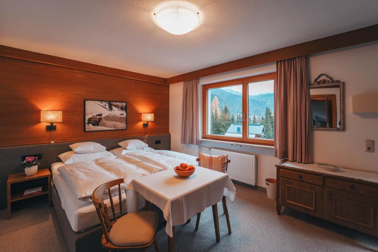Hotel Garni Almjur St Anton am Arlberg Eksteriør billede