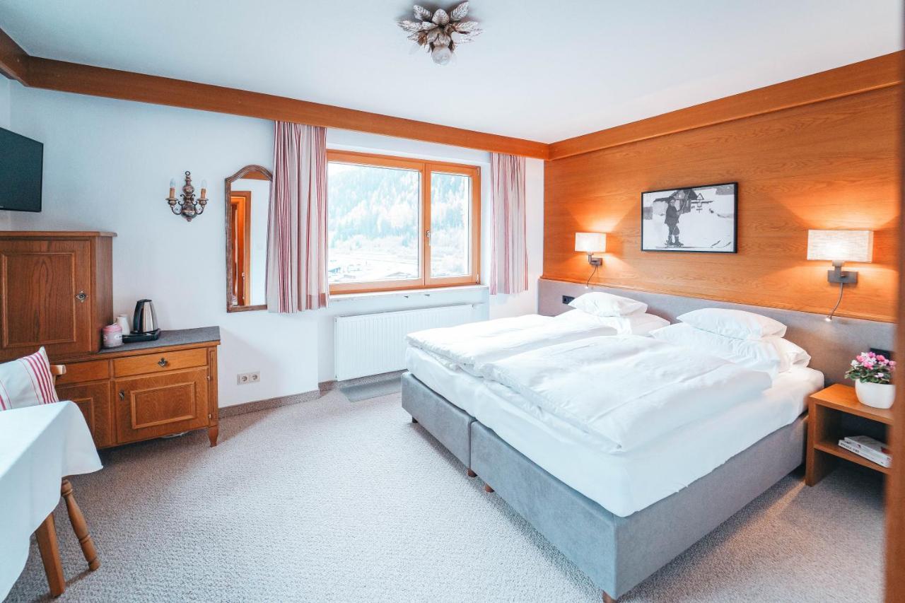 Hotel Garni Almjur St Anton am Arlberg Eksteriør billede