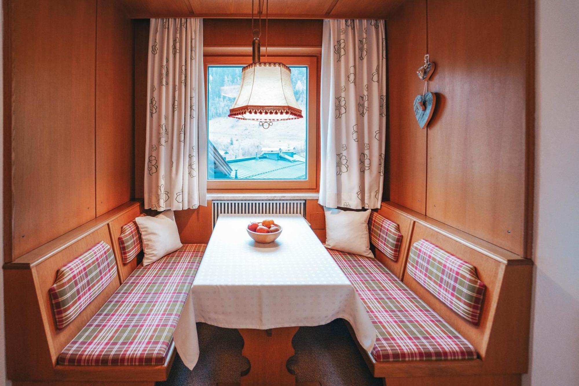 Hotel Garni Almjur St Anton am Arlberg Eksteriør billede