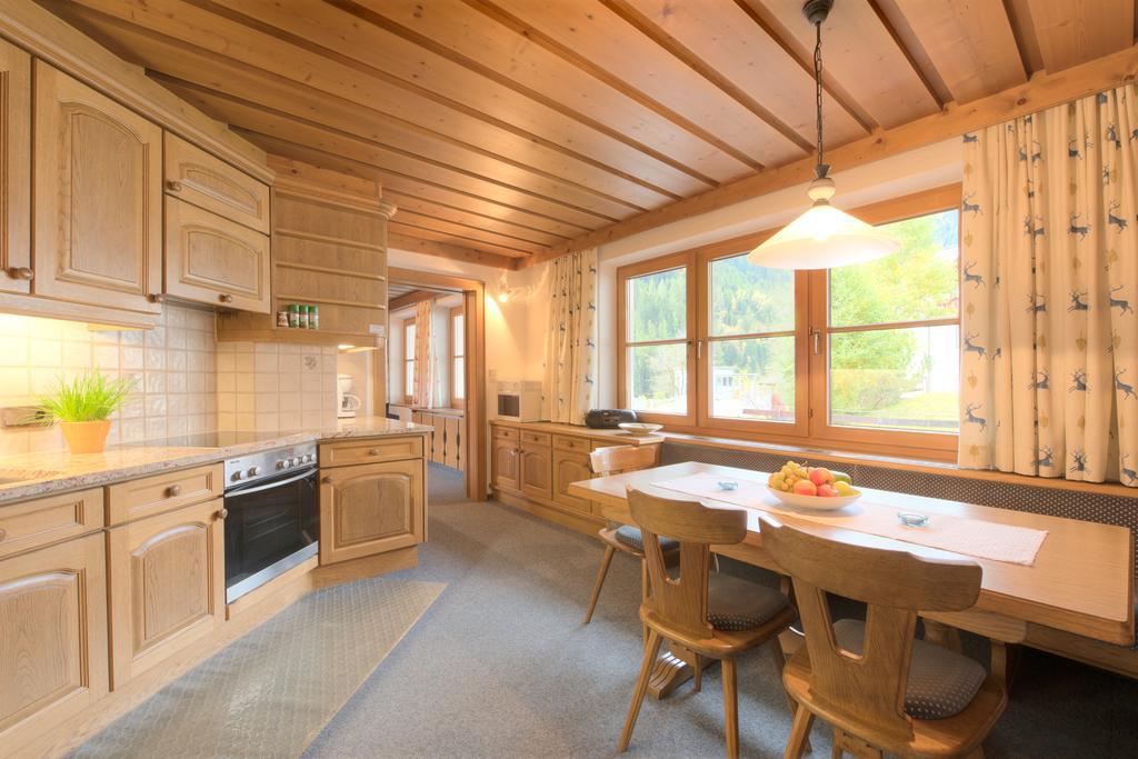 Hotel Garni Almjur St Anton am Arlberg Eksteriør billede